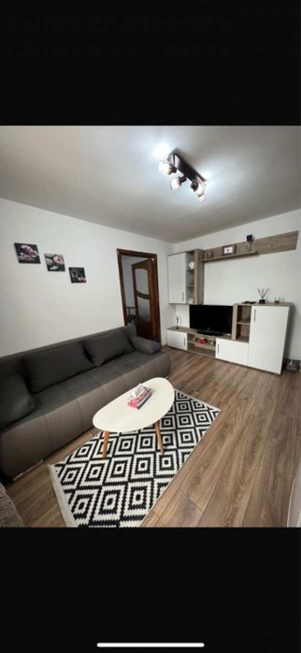 Inchiriez apartament cu 2 camere