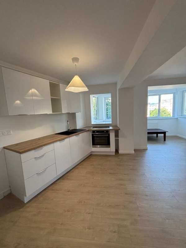 Inchiriez apartament 4 camere