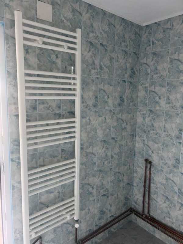 Casă Nouă + 5.760 mp Teren în Rădești, Argeș