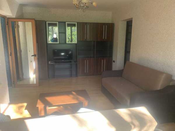 Închiriez apartament