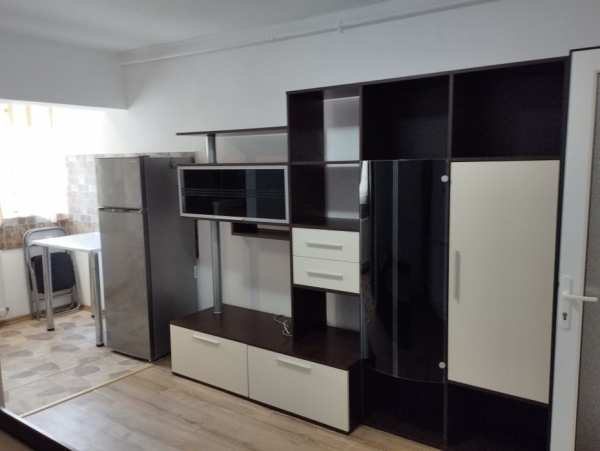 Garsoniera de inchiriat
