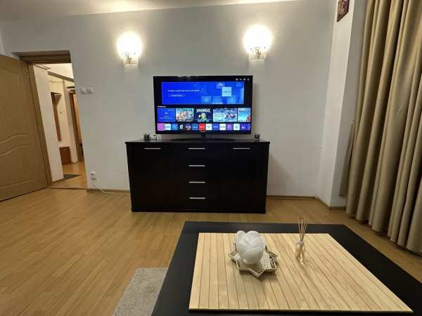 Inchiriez apartament 2 camere - zona Unirii