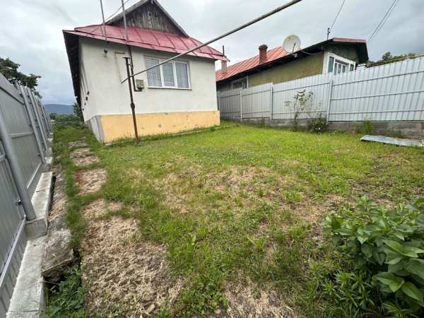 Casă și teren în Moinesti