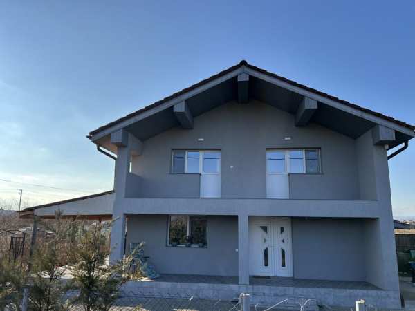 Casa spatioasa, mobilata,utilata,perfect pentru familie- Simian
