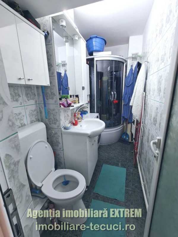 Apartament cu 2 camere, 59mp, etajul I, în Zona Industrială din Tecuci