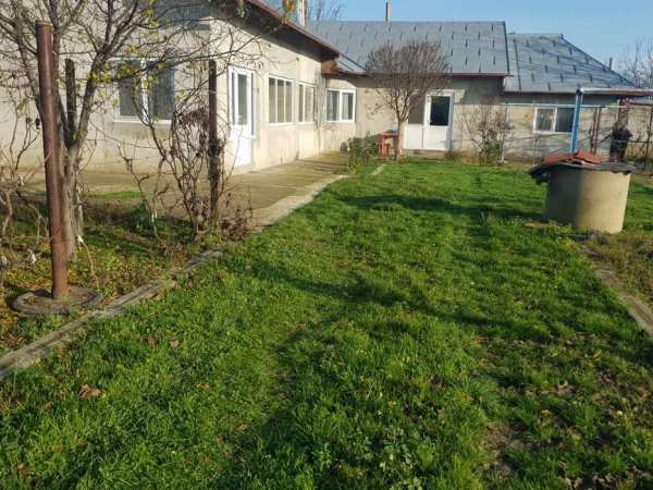 Proprietate de vanzare