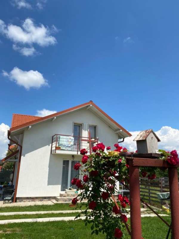 Casa de inchiriat in str. Balotesti