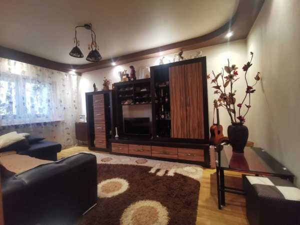 Vanzare Apartament 4 Camere - Targu Jiu