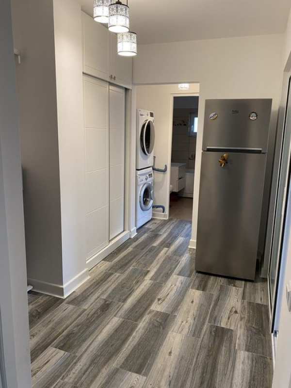 Apartament 2 camere decomandat, renovat complet - etaj 3/4, zona de su