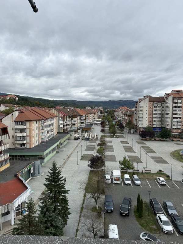 De vanzare apartament cu 4 camere in Centru zona de Nord