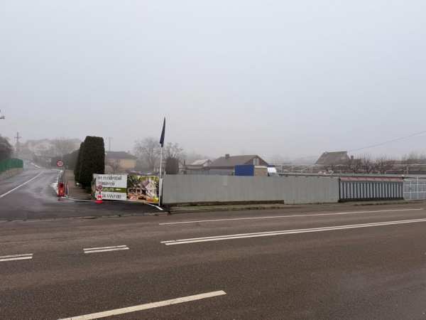 Teren de vanzare la 4 benzi