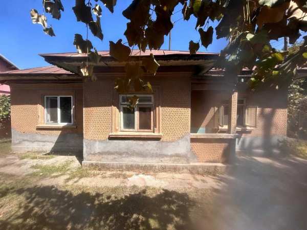 Casa batraneasca de inchiriat