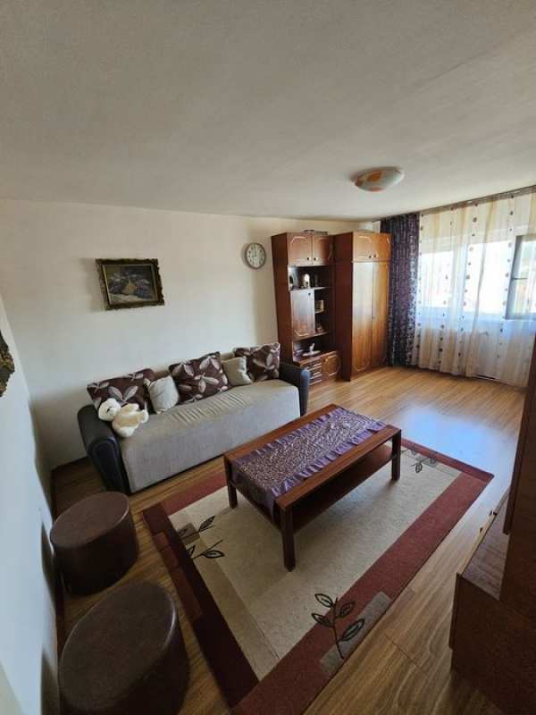 Apartament cu 3 camere