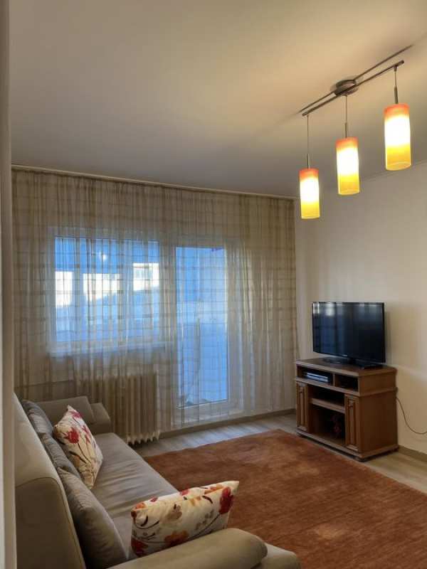 Inchiriez apartament 4 camere