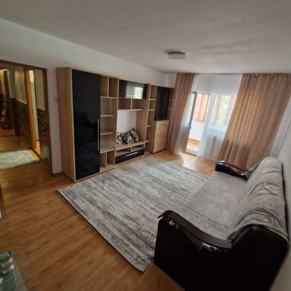 Apartament 2 camere Moinesti, central