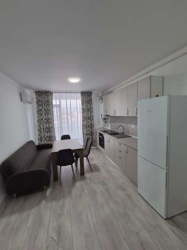 Inchiriez apartament pe Grigore Pletosu!