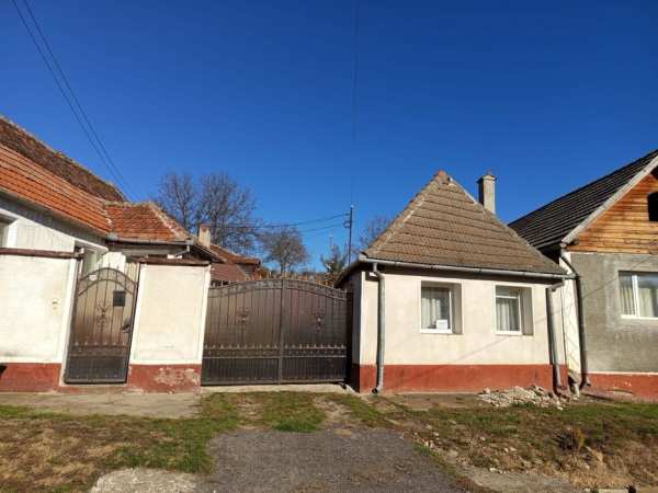 Vând casă în com. Măieruș, jud Brasov
