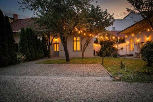 Apartament 1 cameră la casă, circuit Airbnb, curte proprie + garaj