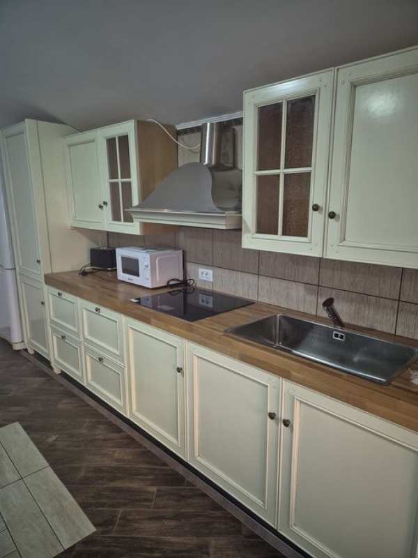 Inchiriem apartament  in regim hotelier