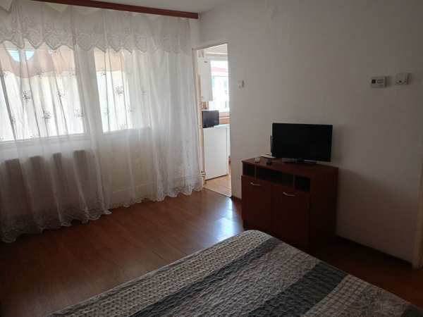 Garsoniera de inchiriat central