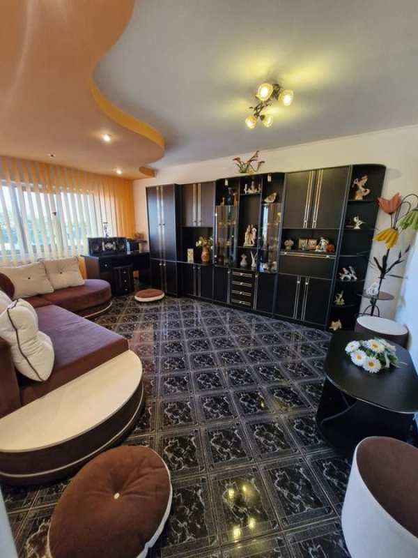 Apartament 2 camere de închiriat