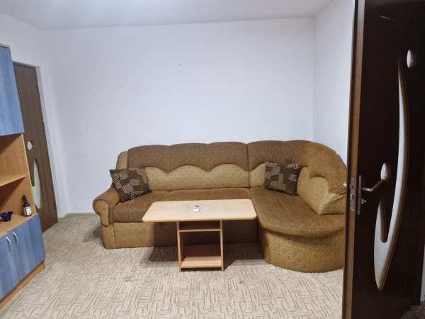 Apartament 2 camere cu parcare de închiriat