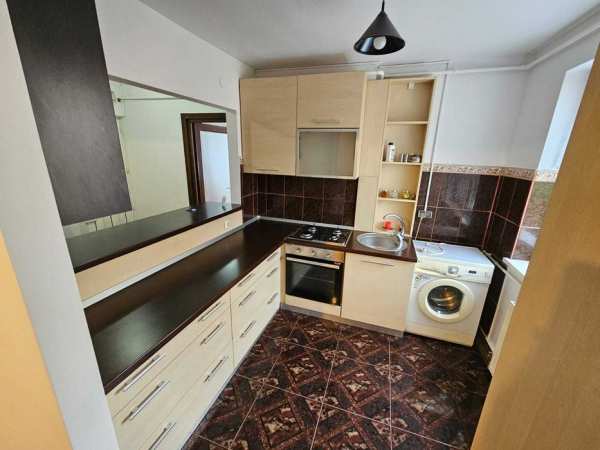 Apartament de închiriat