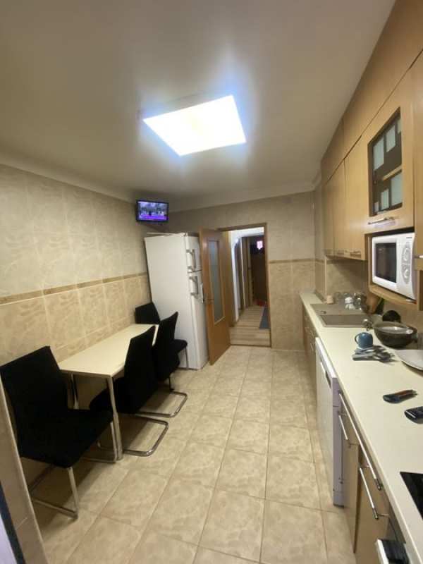 Inchiriez apartament 3 camere Ploiesti 400€