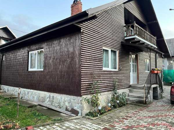 Casă și teren în Valea Doftanei