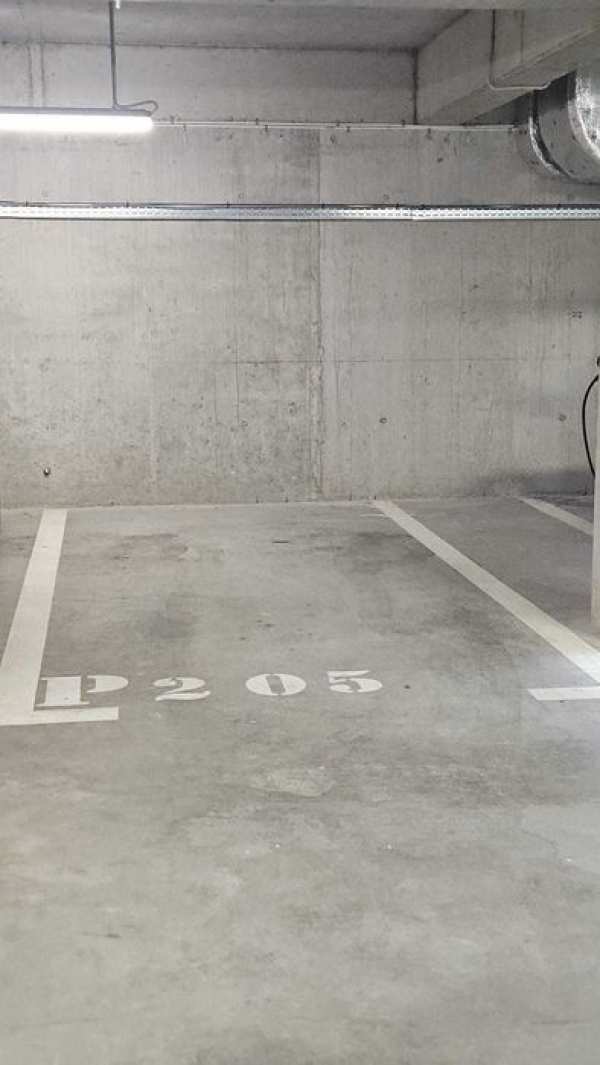 Inchiriez loc parcare subteran Triama Residence