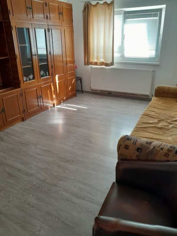 PF închiriez apartament 2 camere decomandate zona calea Dumbravii -Sir