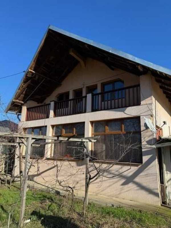 Casa Stoenesti cu teren 1600mp