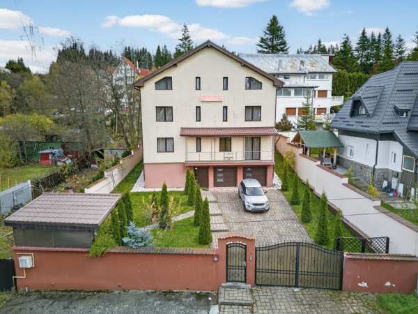 Casa de vacanta de vanzare