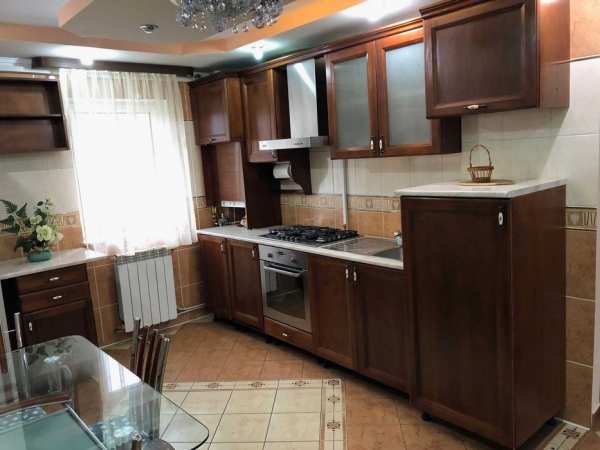 Persoana fizica, Apartament 4 camere mobilat, bloc izolat termic, AC