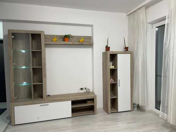 Inchiere apartament 2 camere decomandat
