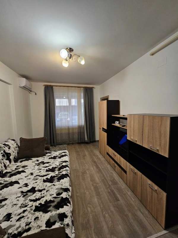 Proprietar închiriez garsoniera