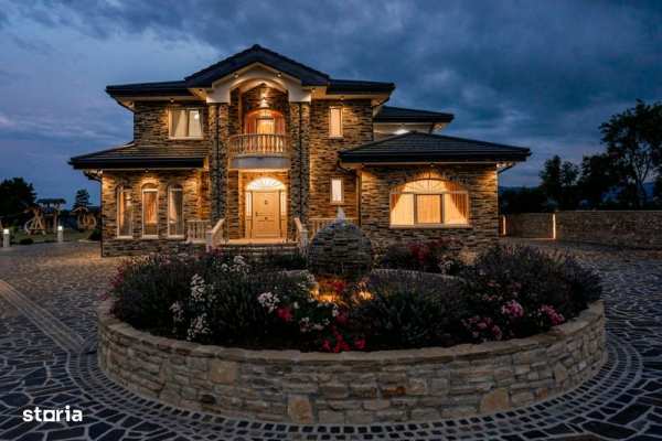 Casa exclusivista cu arhitectura unica, 320mp utili, Horodnic de Sus,