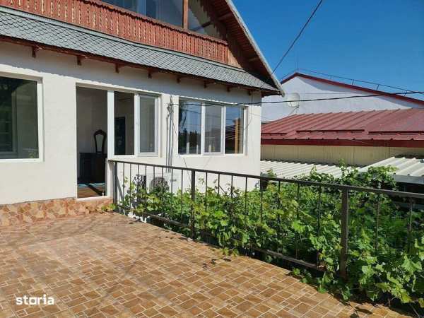 De inchiriat - casa P+1E+M - zona Port, langa liceul de Marina
