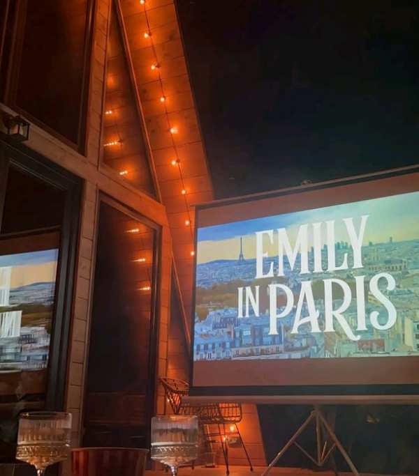 Cazare Cabana Tip A-Frame , Foișor, Jacuzzi , Ciubar , Saună.