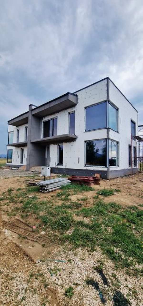 Râșnov zona Kaufland vila noua in duplex, finisaje premium