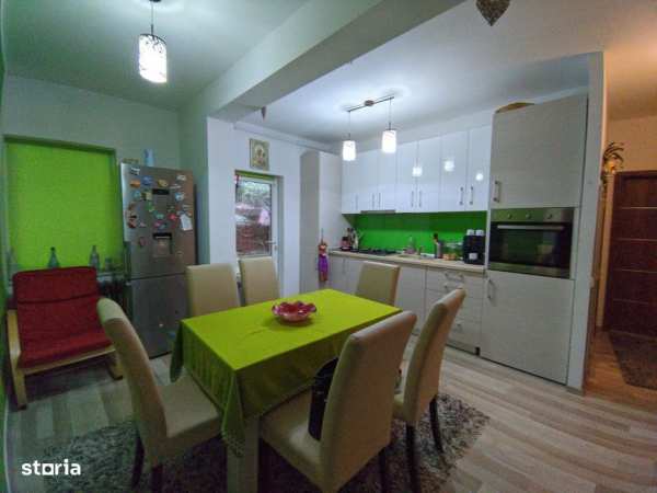 Apartament 3 Camere semidecomandate, Floresti, Str Razoare, Gradina