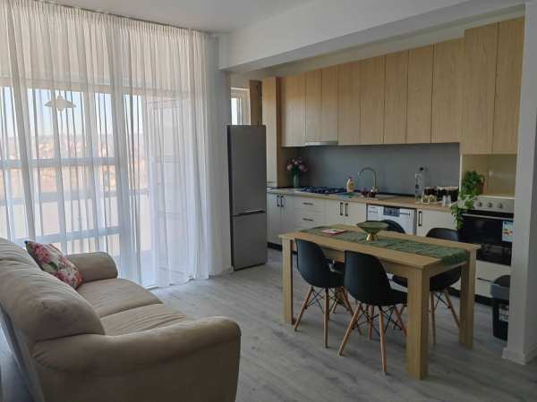 Persoana fizica, inchiriez apartament cu 2 camere, open space in Visoianu