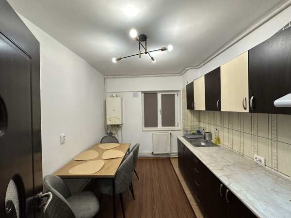 Inchiriez apartament 3 camere ultracentral