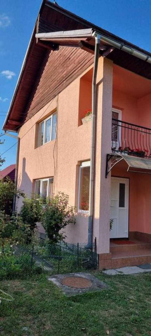 De vanzare- casa de locuit in localitatea Poieni