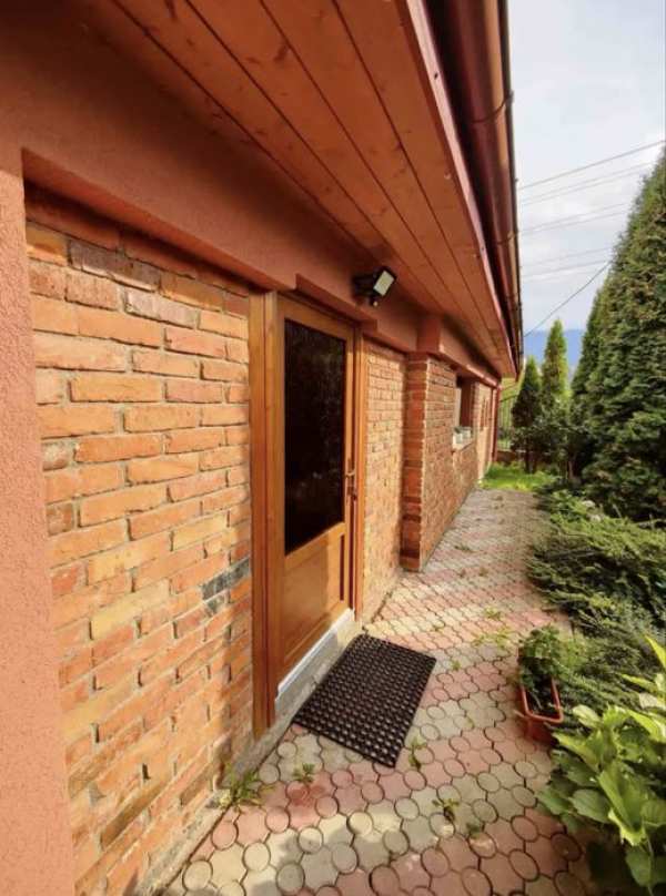 Casuta de inchiriat libera de revelion !! Maramures, Borsa