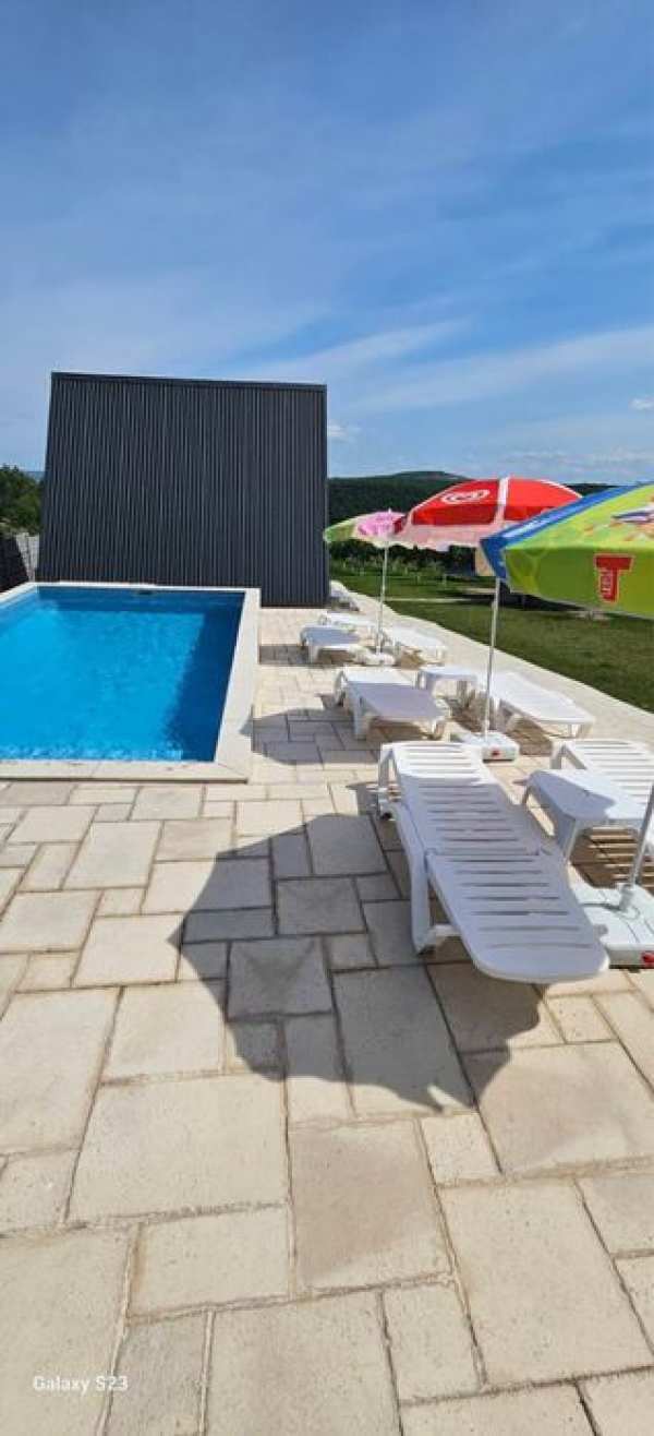 Cazare Cabana A-Frame Premium , Piscina Incalzita , Sauna , Ciubar.