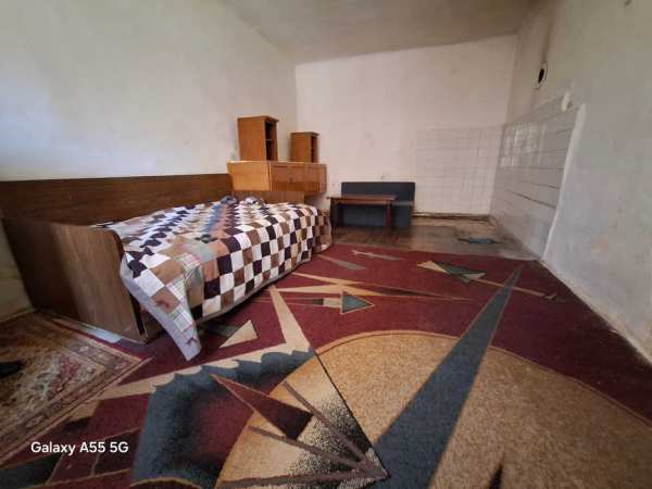 Inchiriere apartament la casa.