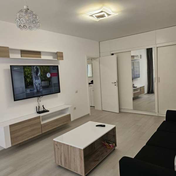 Apartament 2 camere decomandat de inchiriat