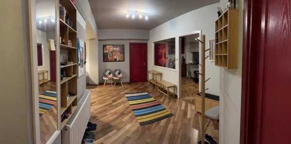 Închiriez apartament lux 5 camere