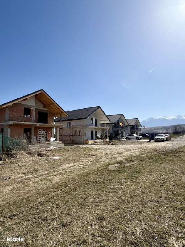 Casă de vânzare NZEB la poalele Munților Piatră Craiului